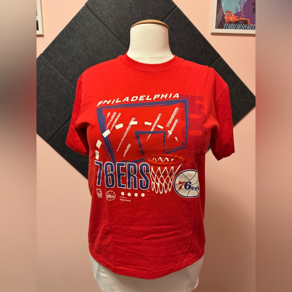 Vintage Philadelphia 76ers Red Heavyweight T-Shirt